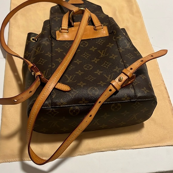 Louis Vuitton backpack - Picture 7 of 13